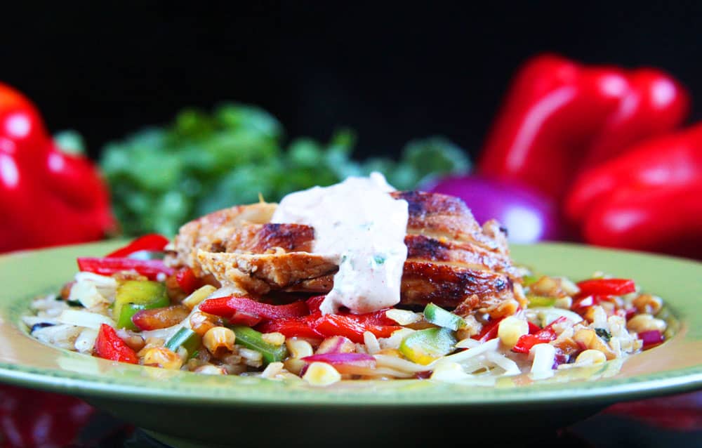 chicken fajita bowls with crema in na bowl