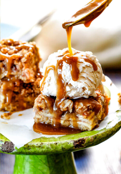 Caramel Apple Pie Blondies - these are amazing and so much easier than apple pie! A soft buttery blondie base topped with apple filling and topped with pecan crumble and caramel