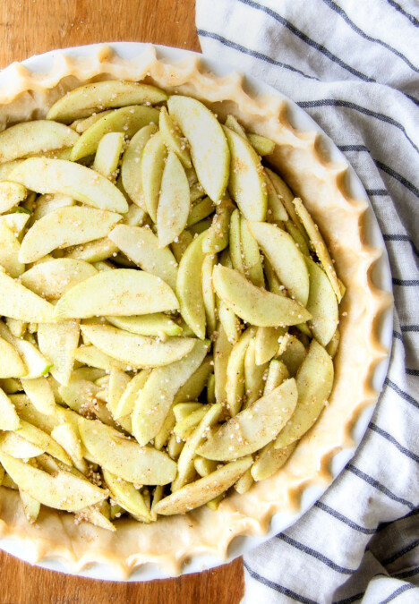 BEST EVER easy, NO FAIL pie crust recipe with step by step photos and instructions! You will never use another recipe again! #piecrust #pie #recipe #thanksgiving