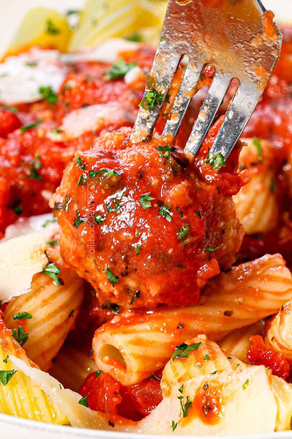 serving chicken meatballs with pasta