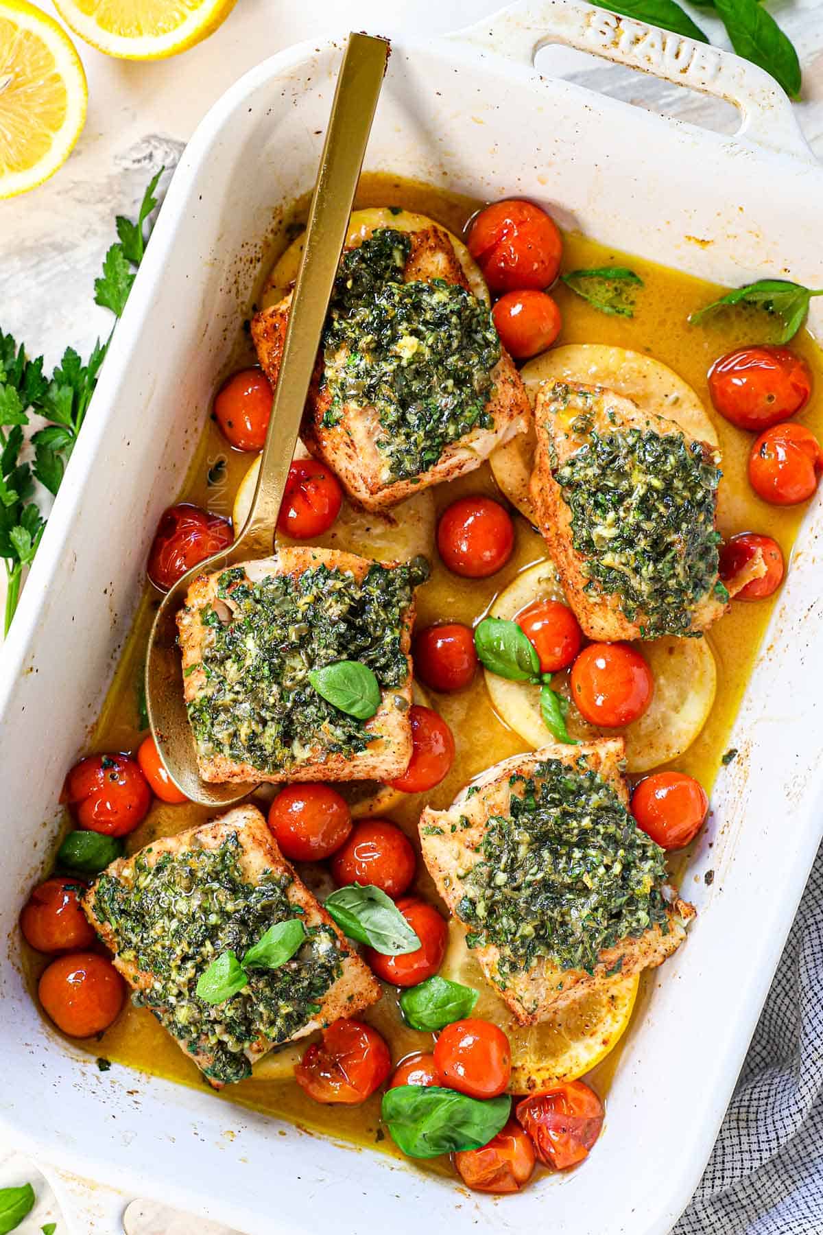 showing how to bake cod in the oven with lemon slices